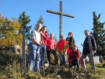 Dirndlpflanzung am EisensteinGipfel am 2012 10 06