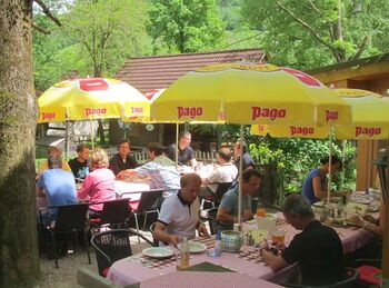 Terrasse zu Mittag