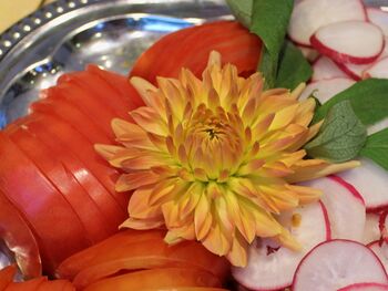 Frühstücksgemüse mit Naturdeko