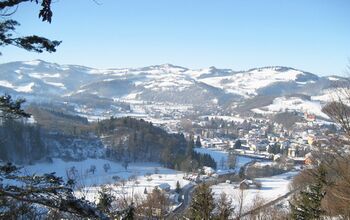 Blick auf Kirchberg im Winter