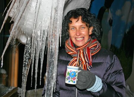 Glühmost unter Eiszapfen