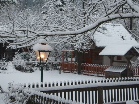 Nostalgiegarten im Winter mit Schnee