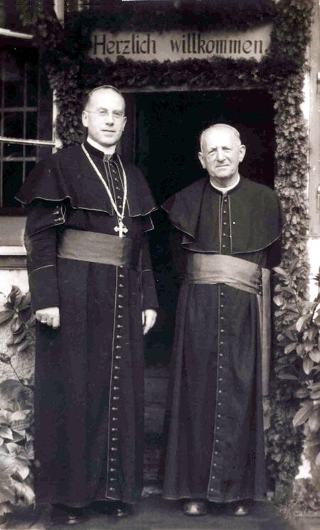 Kardinal König u Dechant Hiebl 1-9-1952
