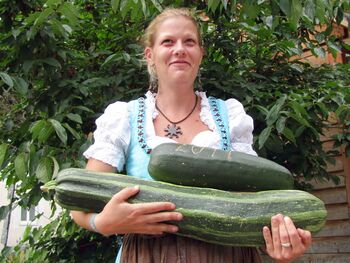 Petra mit Zucchini