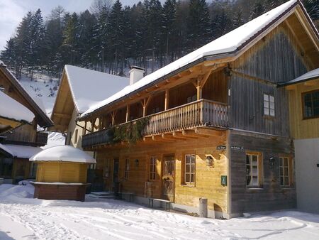 Dorfwirtshaus im Winter
