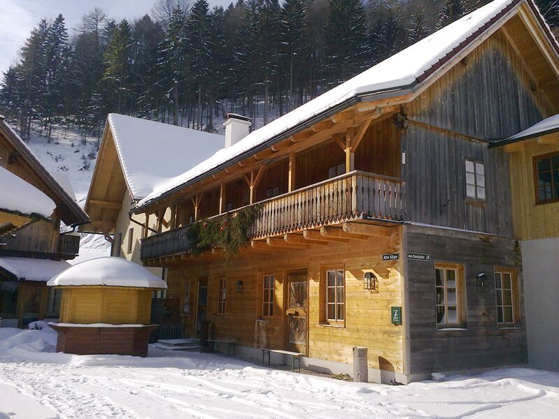 Datei:SD Dorfwirtshaus Winter AM.jpg