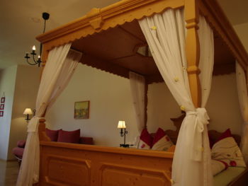 SD Talblick Zi 115 Himmelbett.jpg