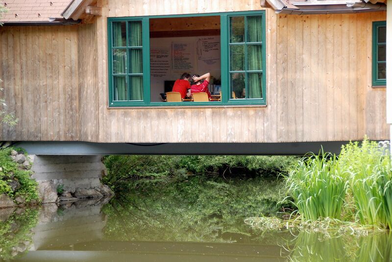 Datei:SH - Teichbrücke.jpg