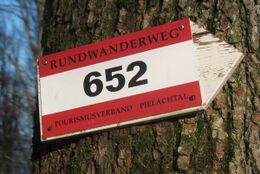 Rundwanderweg Schild 652