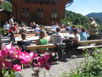 Terrasse auf dem Dorfplatz